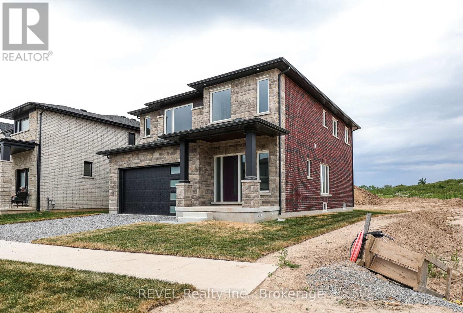 111 ACACIA ROAD — photo 2