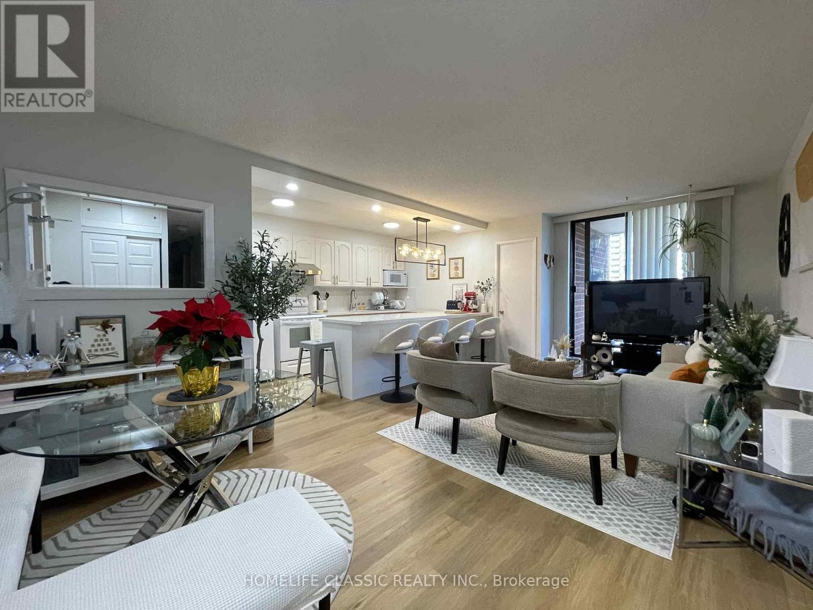 603 - 90 LING ROAD in West Hill