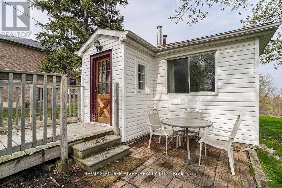 1725 SPRUCE HILL ROAD, Toronto — photo 3