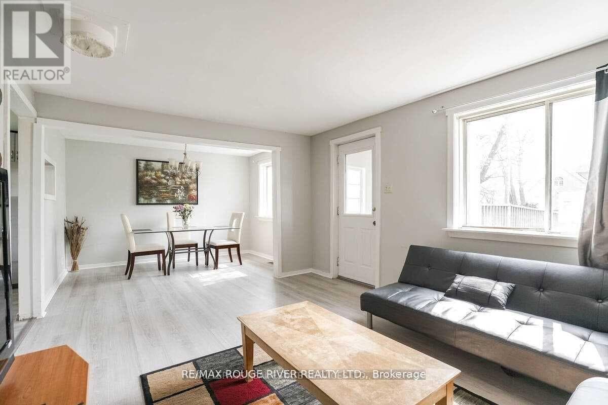 1725 SPRUCE HILL ROAD, Toronto — photo 5