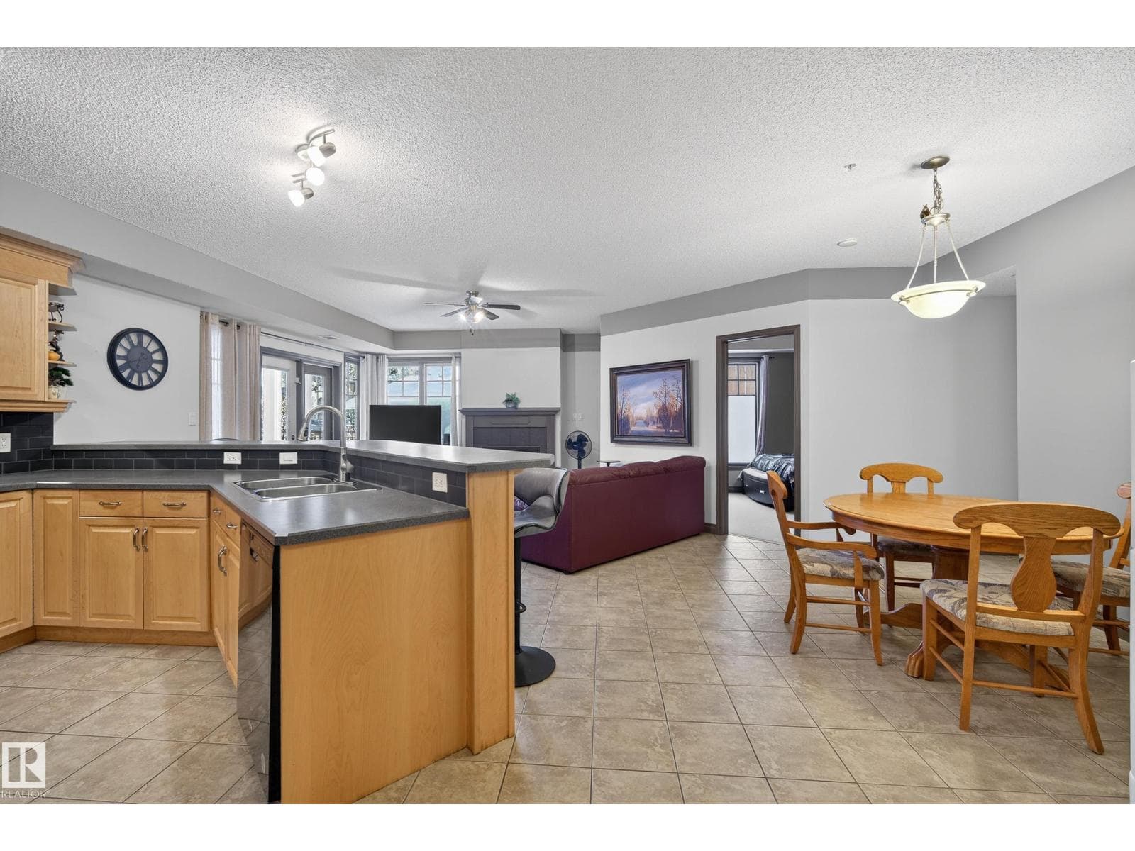 #102 9803 96A ST NW — photo 3