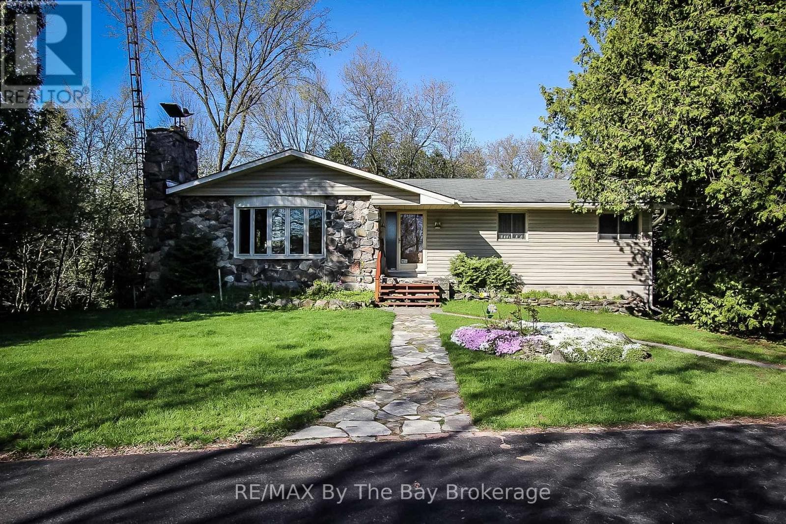 630 SUNNIDALE ROAD S in 
