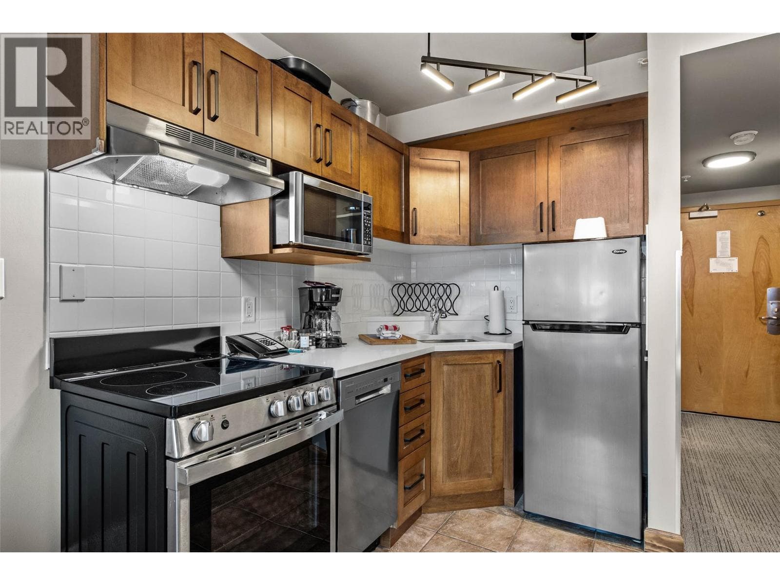 3220 Village Way Unit# 306, Interior REALTORS® — photo 2