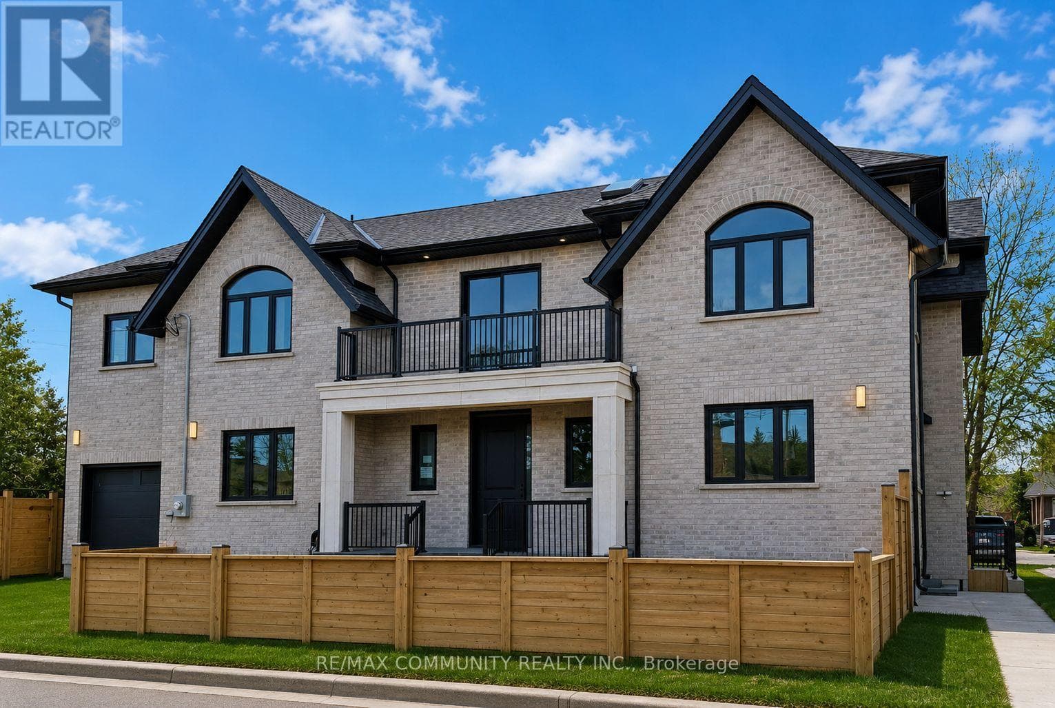 122 MARBLE ARCH CRESCENT — photo 4