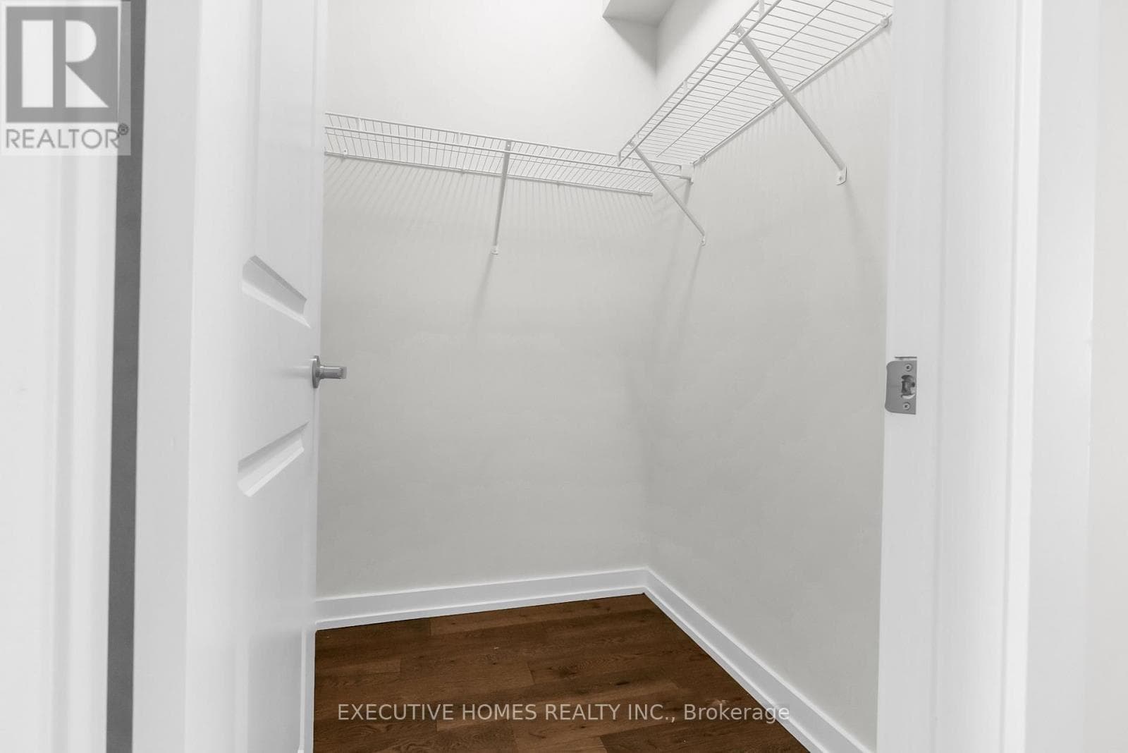 170 LILAC CIRCLE, Toronto — photo 3