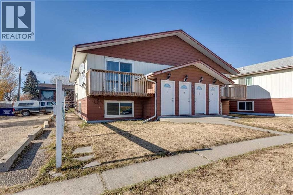 5418 and 5422 48 Avenue, Red Deer (Central Alberta) — photo 2
