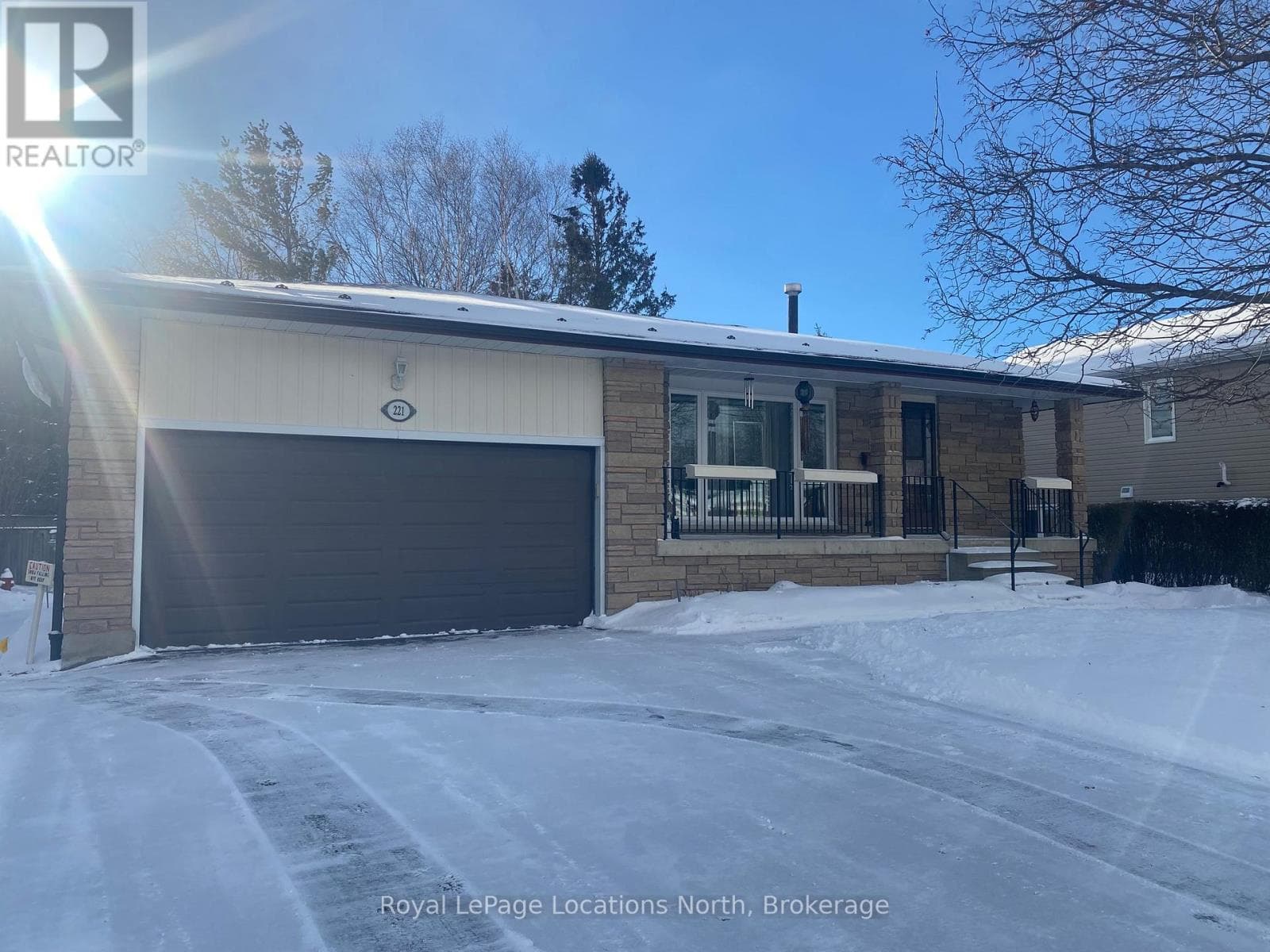 221 JOHN STREET — photo 2
