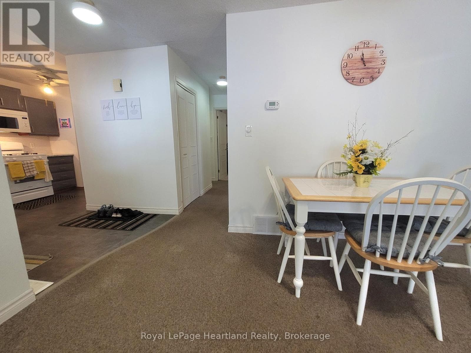 28 BRIARWOOD CRESCENT — photo 5