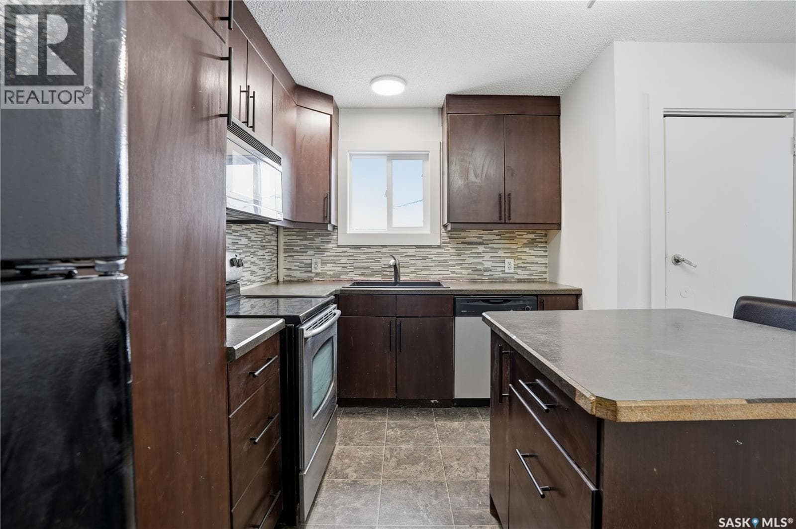 749 ROYAL STREET in Transcona