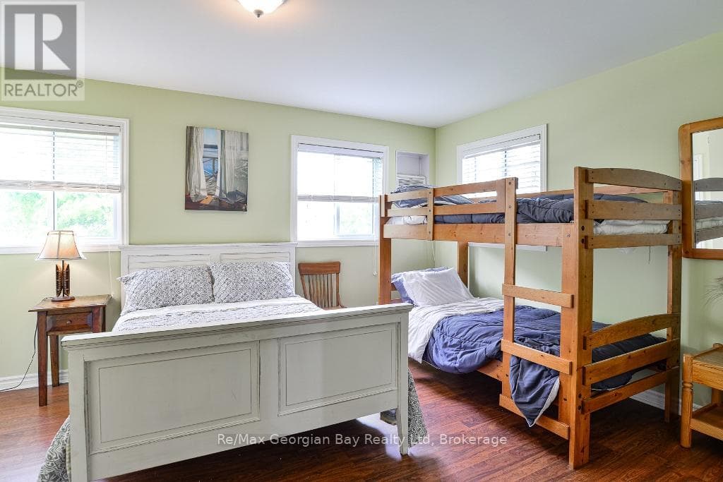 BEACH CHALET #3 - 1230 GRANDVIEW LODGE ROAD, OnePoint — photo 3