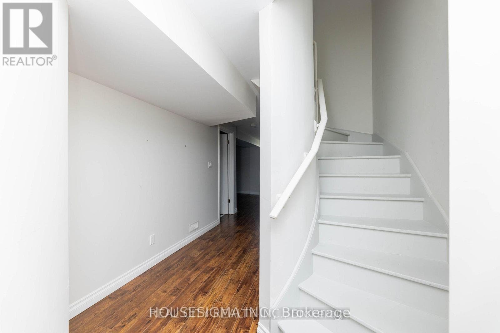 BASEMENT 54 KILLINGTON AVENUE — photo 2