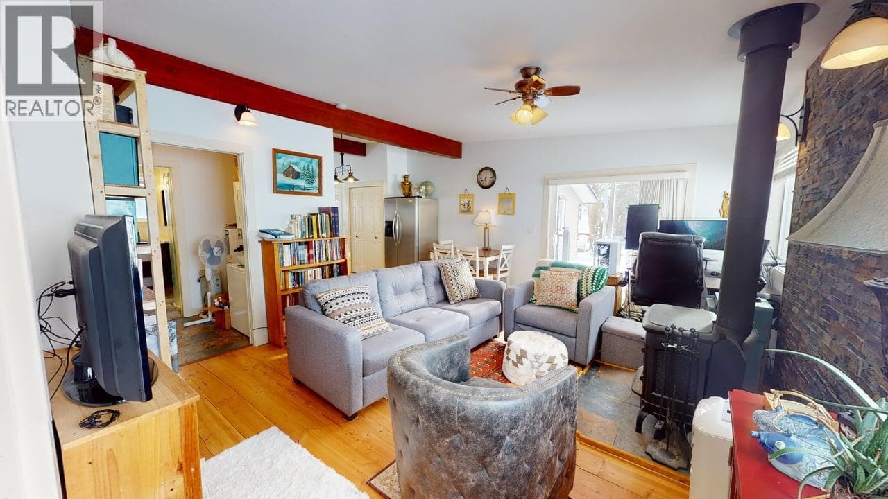 2545 6 Highway, Interior REALTORS® — photo 2