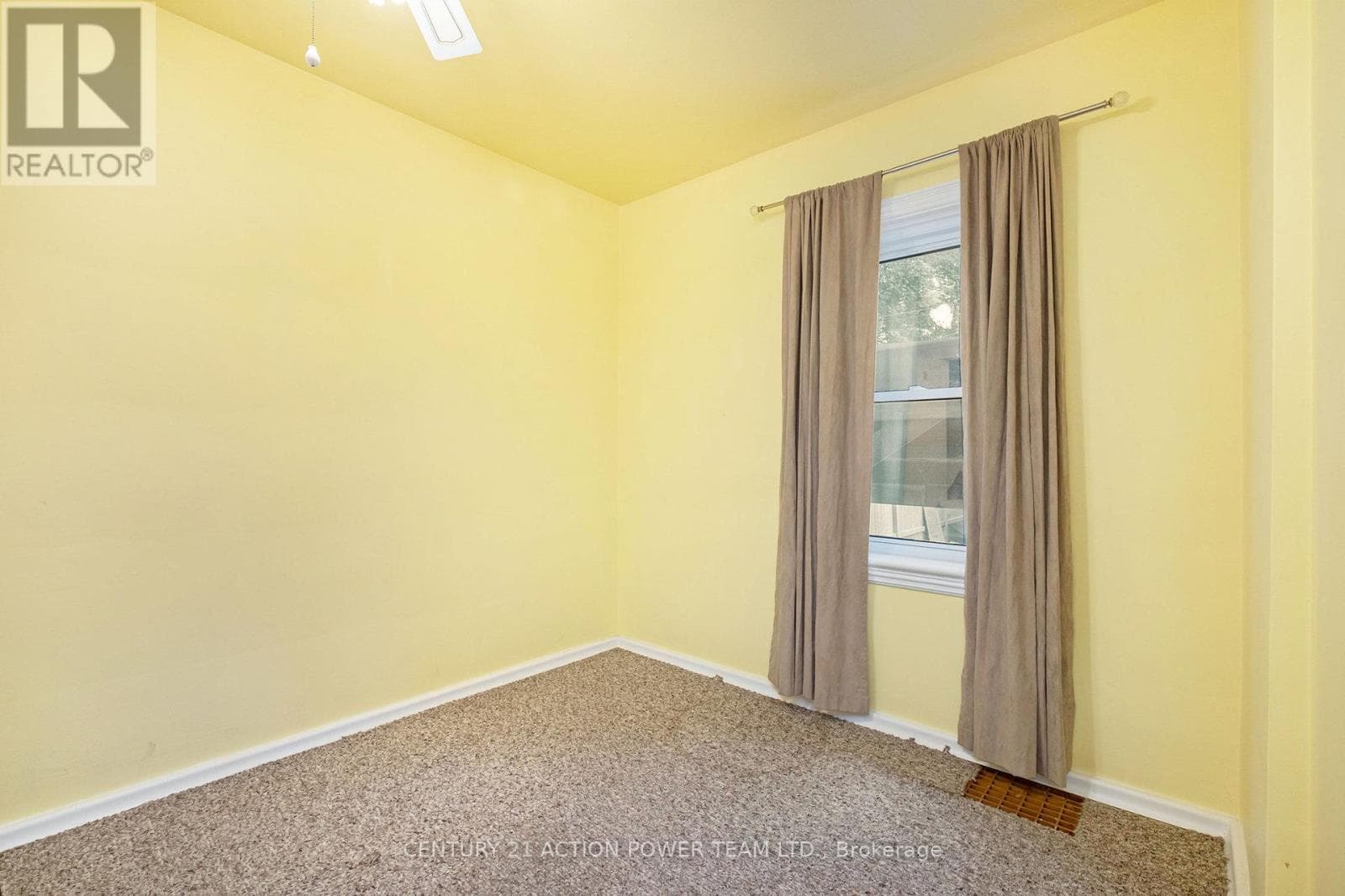 1318 BROOKLINE AVENUE, Ottawa — photo 2
