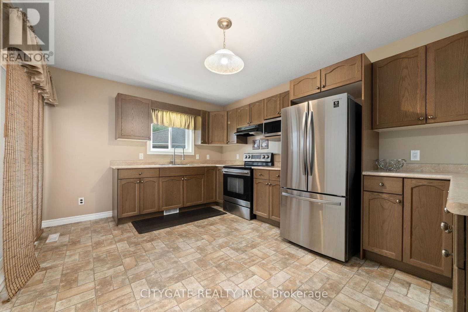 43 FOLLWELL CRESCENT in 