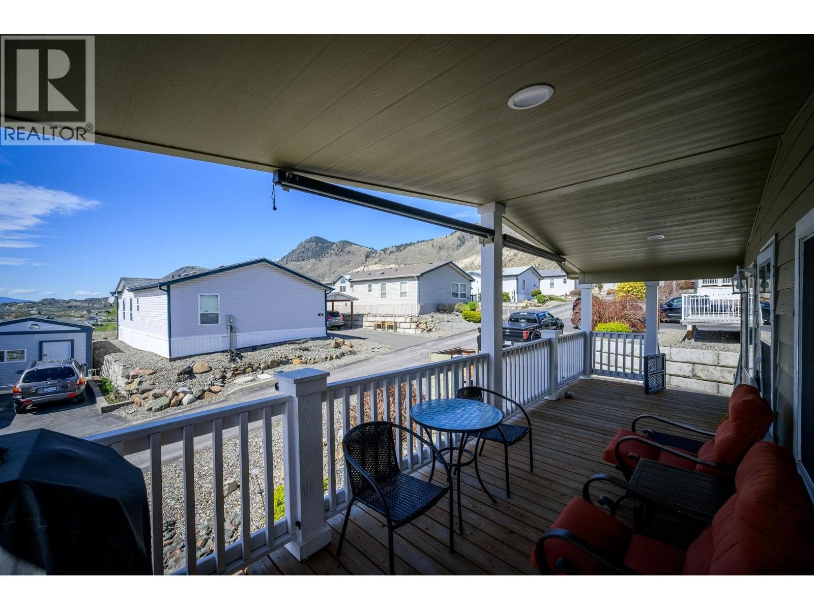 768 SHUSWAP  E Road Unit# 14 — photo 3
