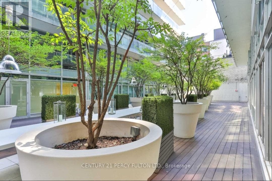 105 - 75 PORTLAND STREET, Toronto — photo 2