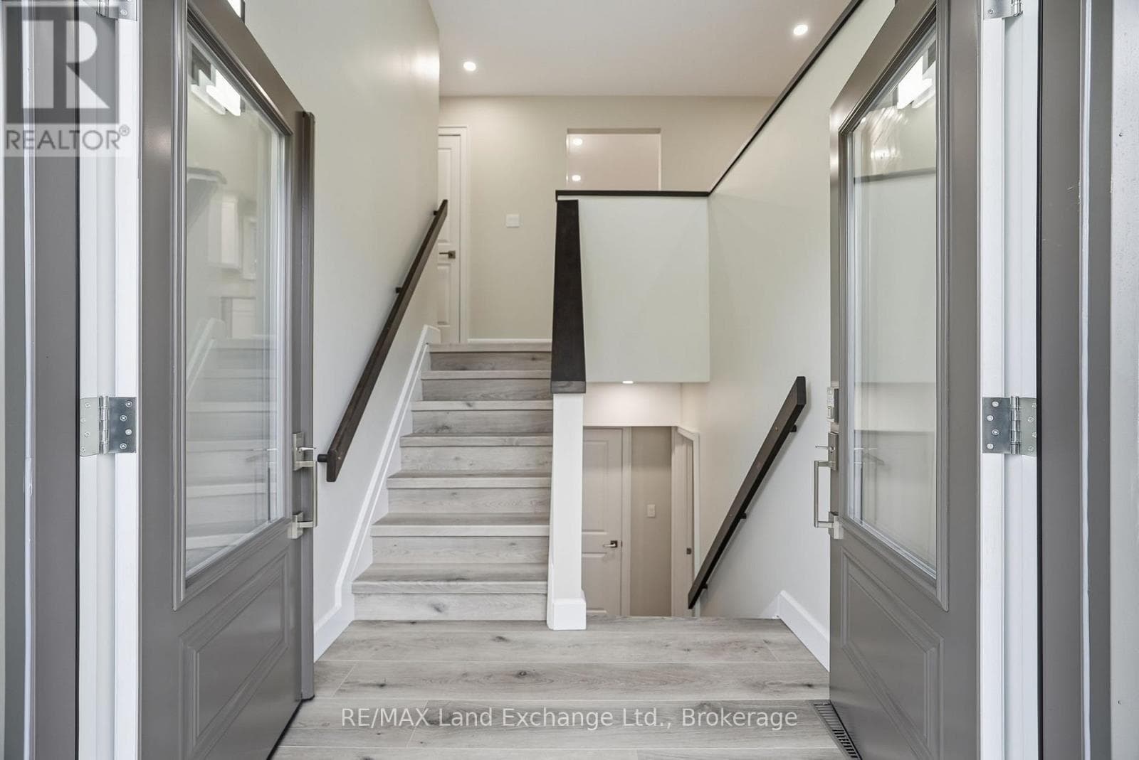 25 DIRSTIEN STREET SOUTH, OnePoint — photo 5