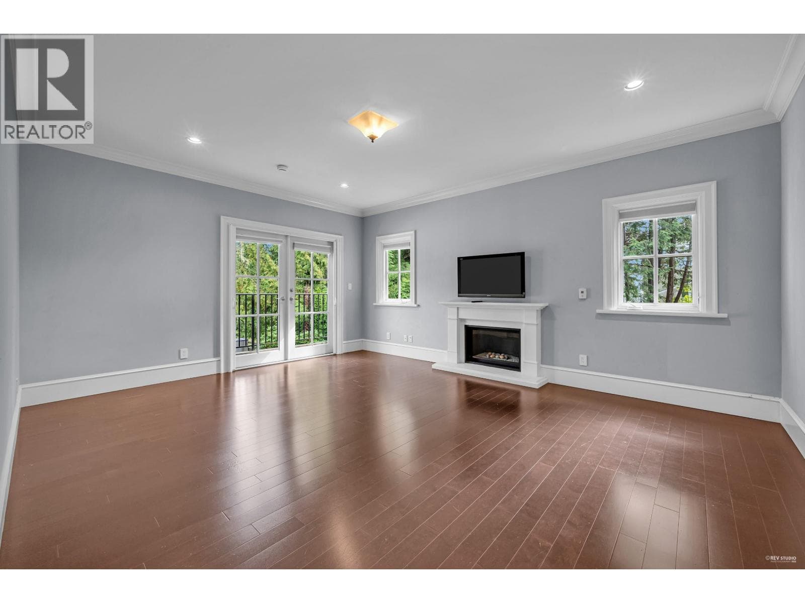 6089 GLENEAGLES DRIVE in Eagleridge