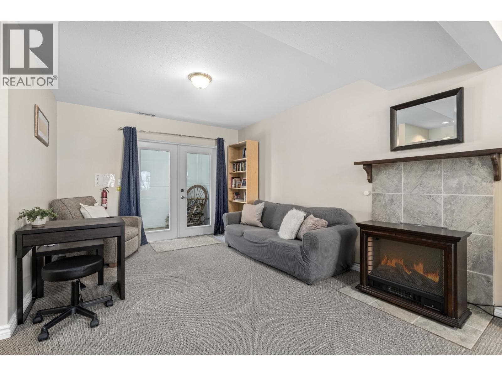 7391 LARCH STREET — photo 2