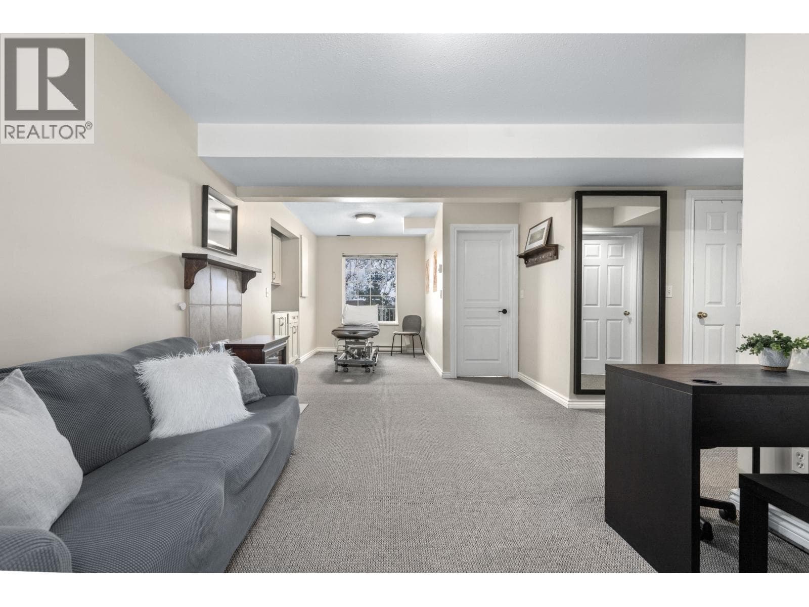 7391 LARCH STREET — photo 4