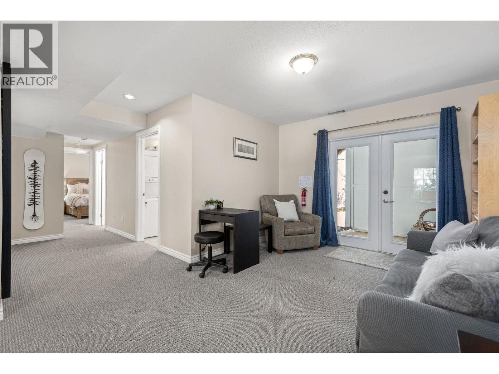 7391 LARCH STREET — photo 5