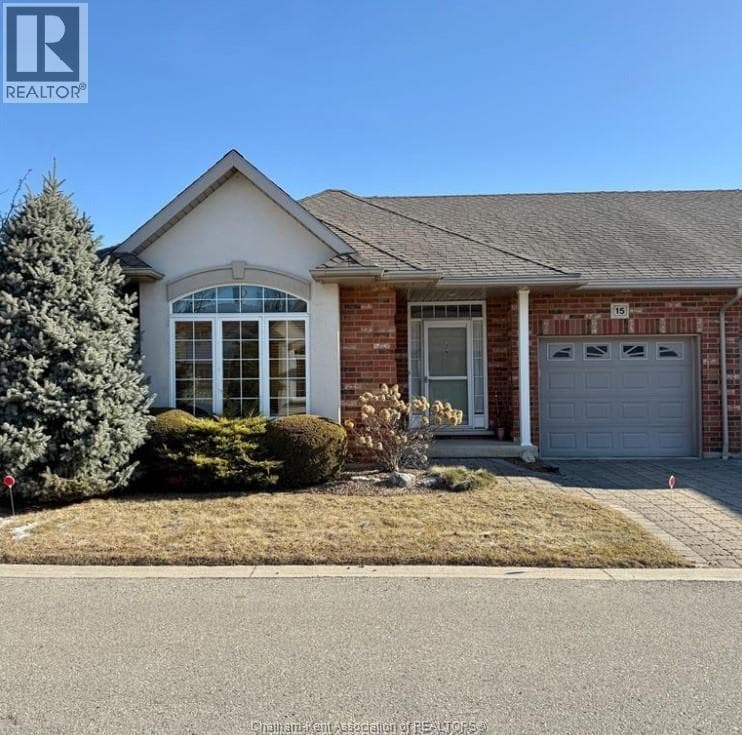 15 Oakgrove LANE in 