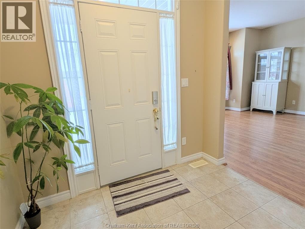 15 Oakgrove LANE — photo 4