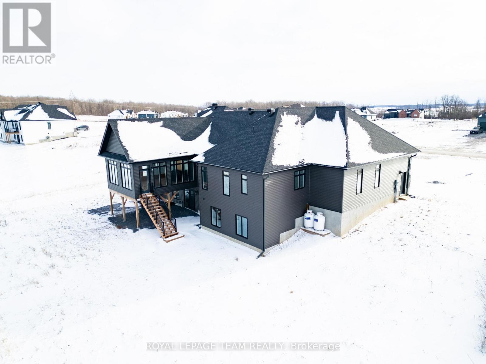 224 TRUDEAU CRESCENT — photo 4