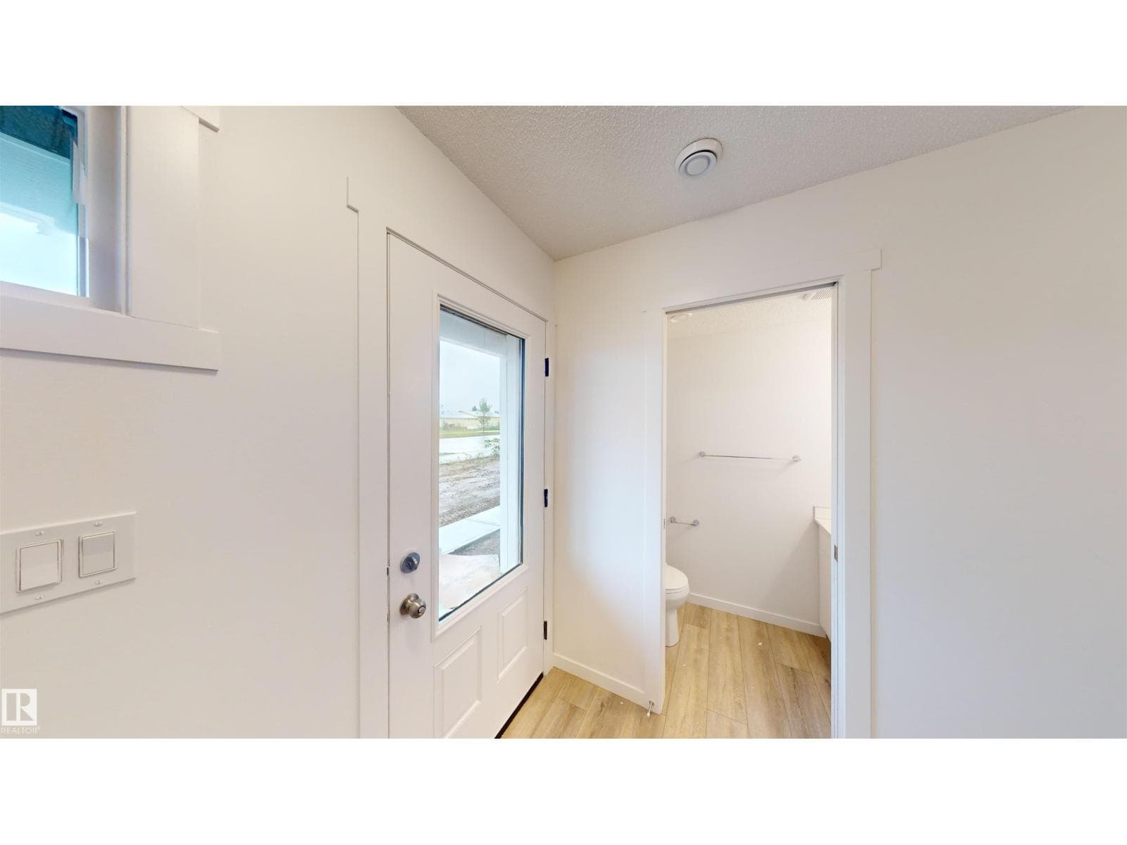 #6 29 Airport RD NW, Edmonton — photo 2
