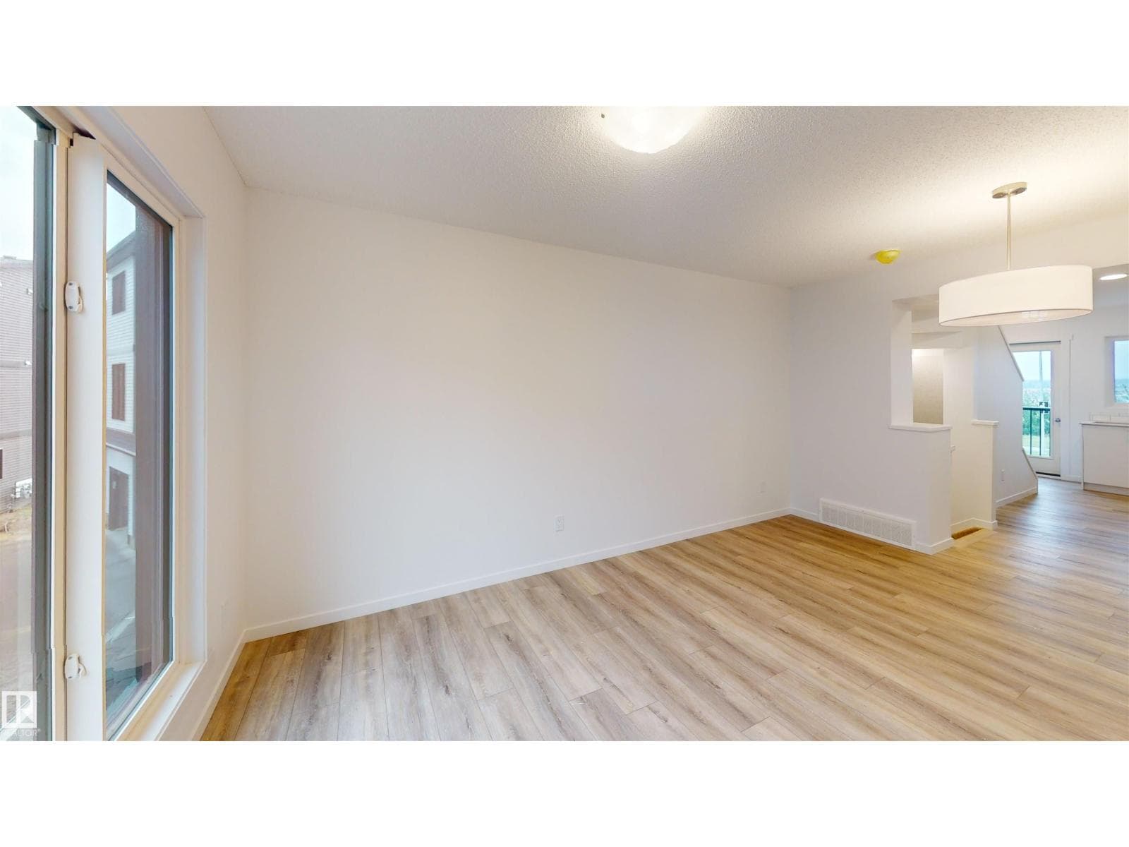 #6 29 Airport RD NW, Edmonton — photo 5