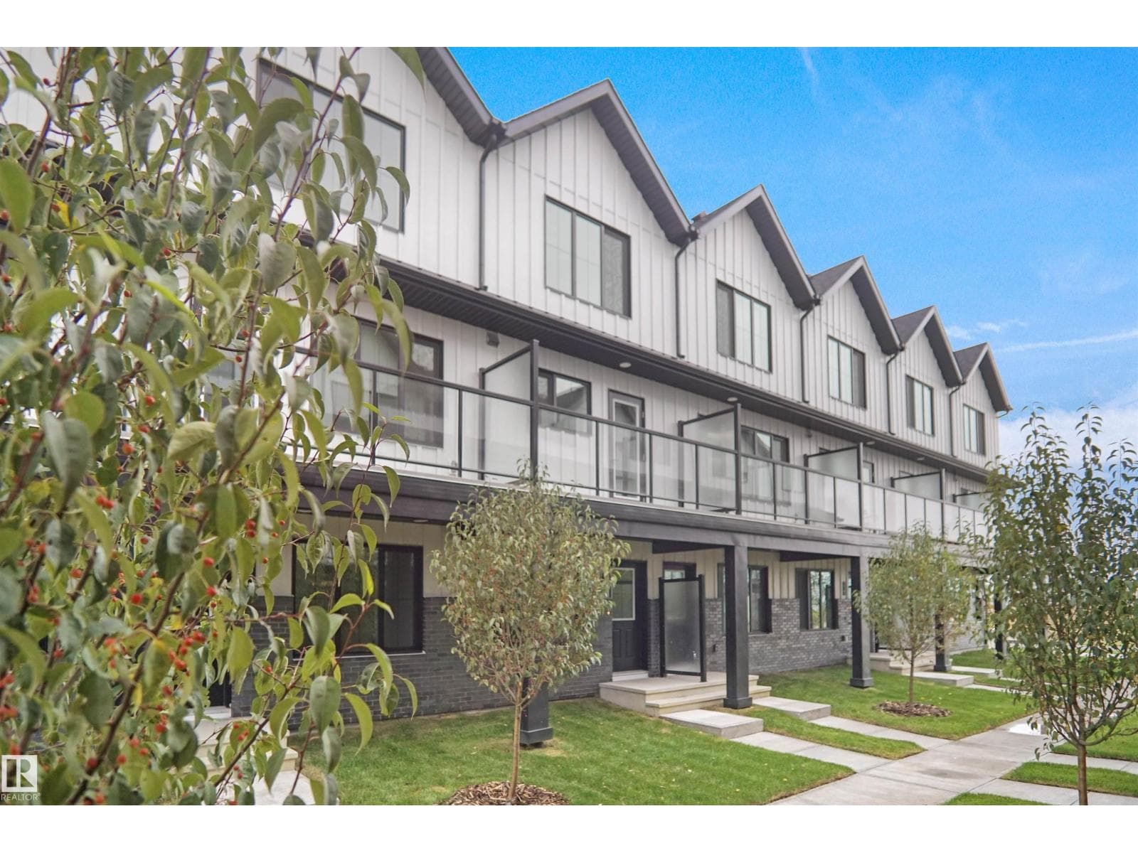 #6 29 Airport RD NW in BLATCHFORD AREA