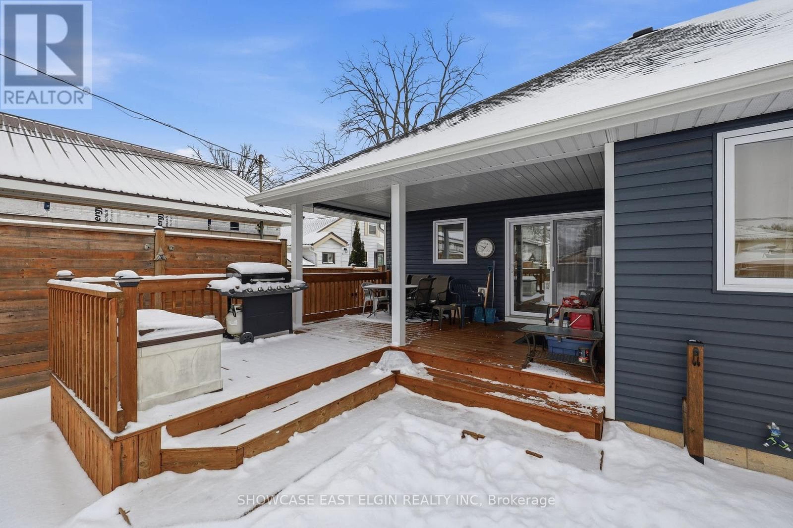 271 SYDENHAM STREET E — photo 2