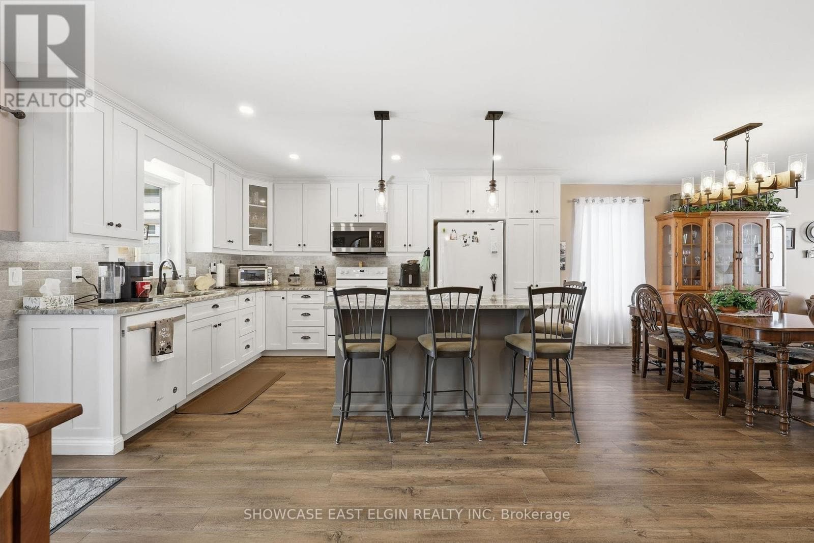 271 SYDENHAM STREET E — photo 5