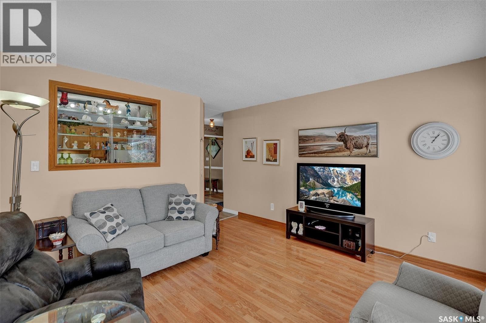 1124 COURTNEY STREET — photo 5