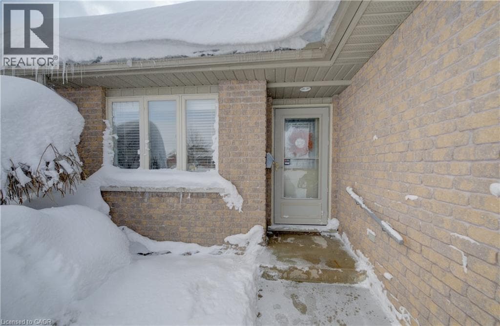 420 MOWAT Street E — photo 4