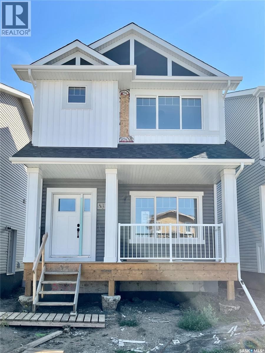 3163 BOWEN STREET in The Towns