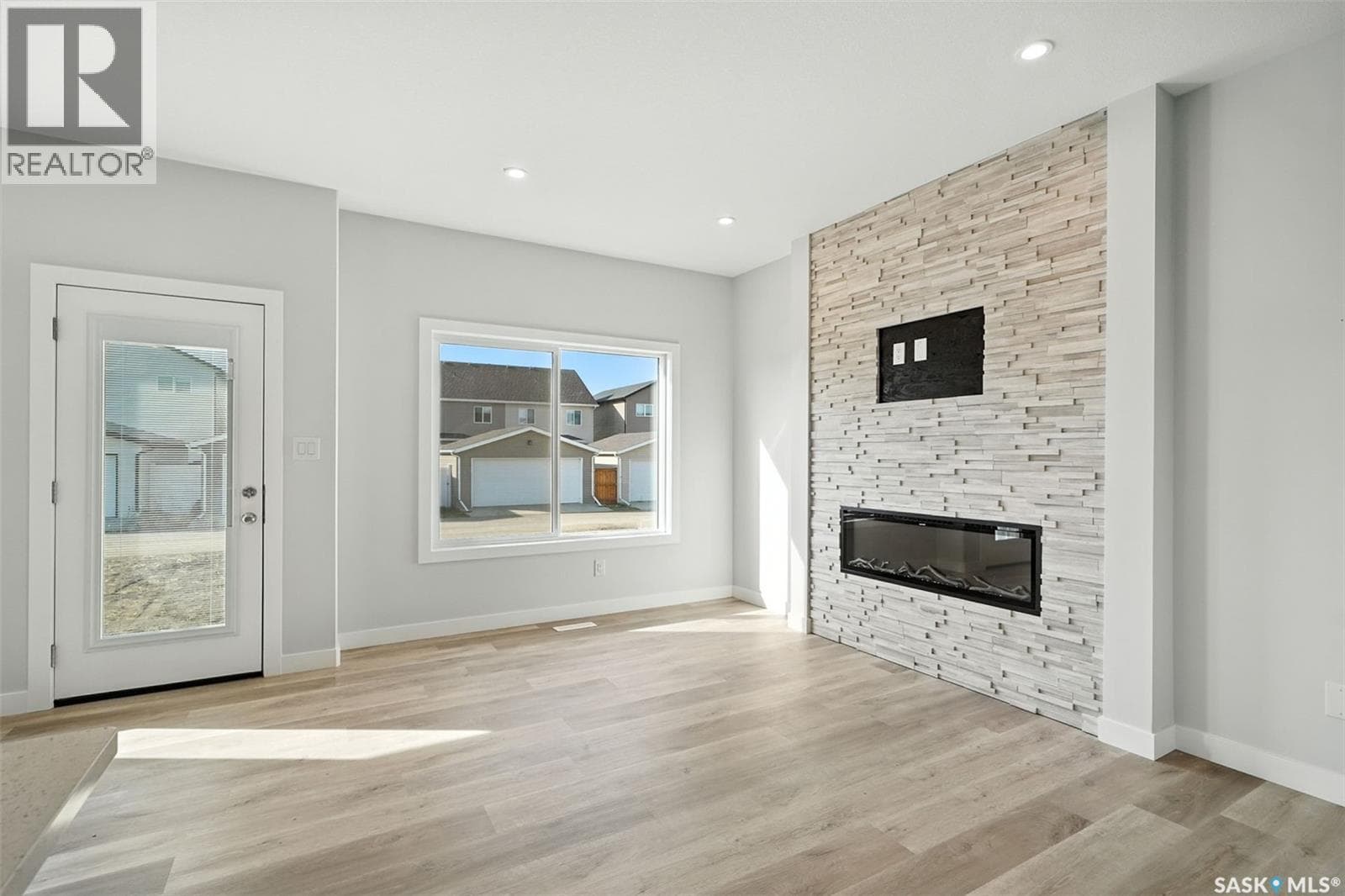 508 Myles Heidt MANOR — photo 4