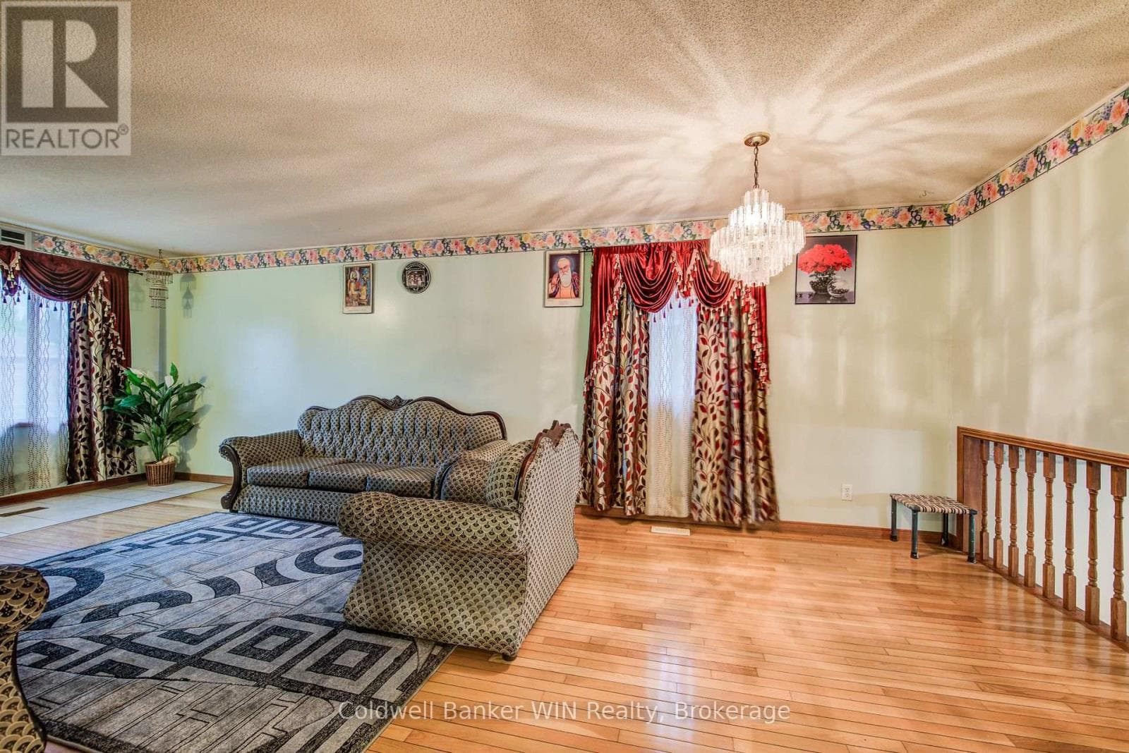 120 MELISSA CRESCENT, OnePoint — photo 3