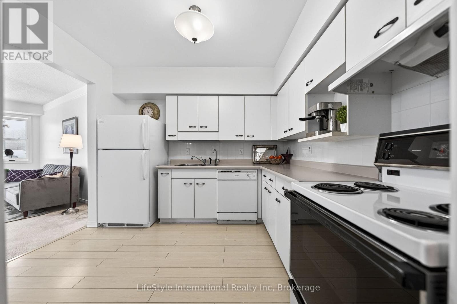 103 - 208 SILVERCREEK PARKWAY N — photo 4