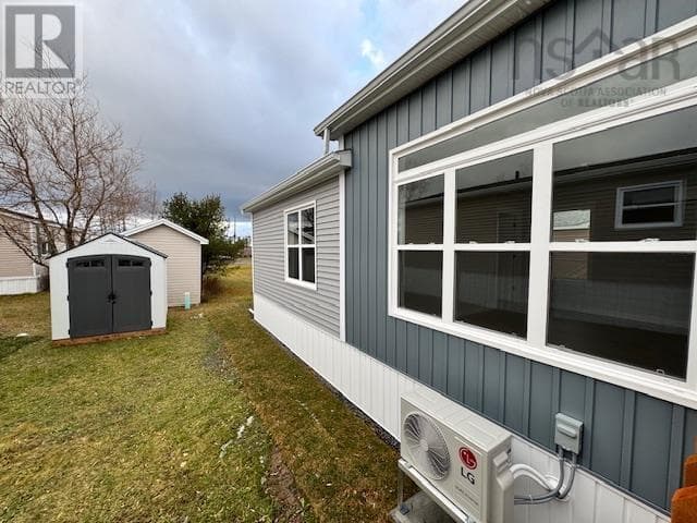 4 CHRISTOPHER AVENUE — photo 2
