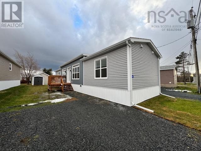 4 CHRISTOPHER AVENUE in 