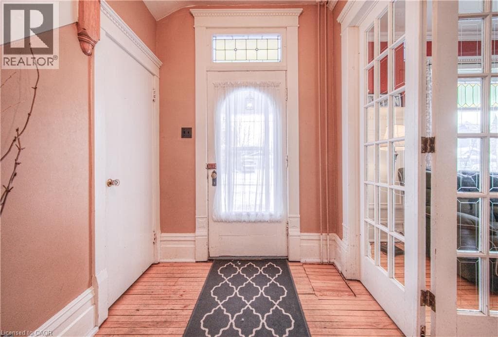 333 BARBER Avenue N — photo 4