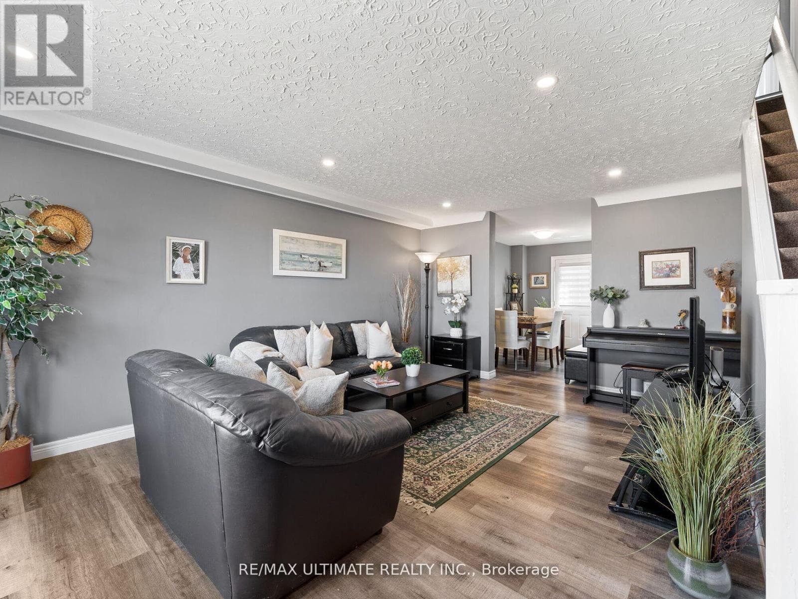 3 - 252 BERTIE STREET — photo 3