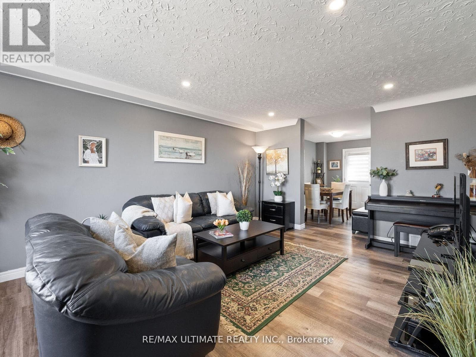 3 - 252 BERTIE STREET — photo 4