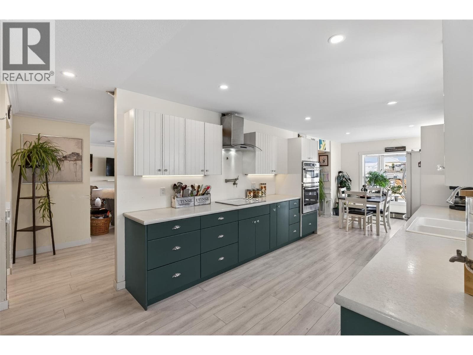 2952 Clapperton Avenue, Interior REALTORS® — photo 4