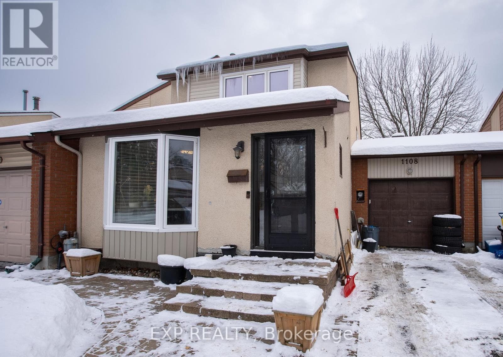 1108 GRENOBLE CRESCENT in CONVENT GLEN - ORLEANS WOODS