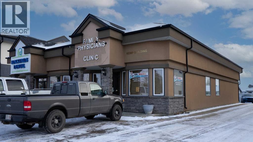 1, 5021 Parkwood Road, Red Deer (Central Alberta) — photo 2