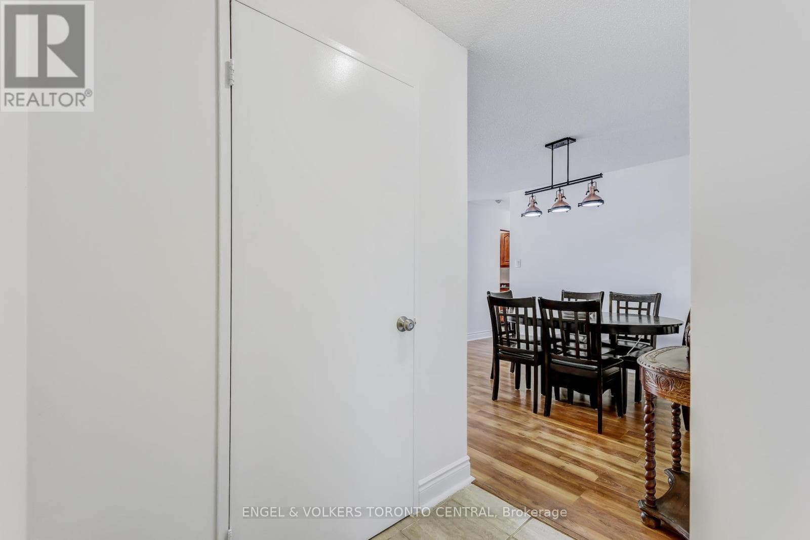 207 - 15 SEWELLS ROAD, Toronto — photo 3