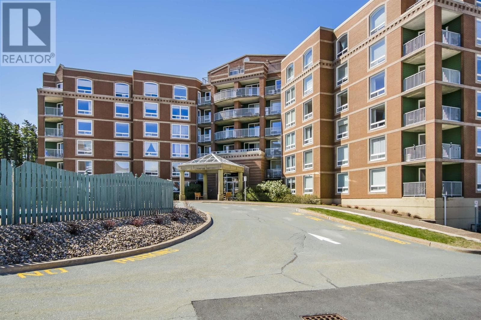 108 40 Regency Park Drive in HALIFAX