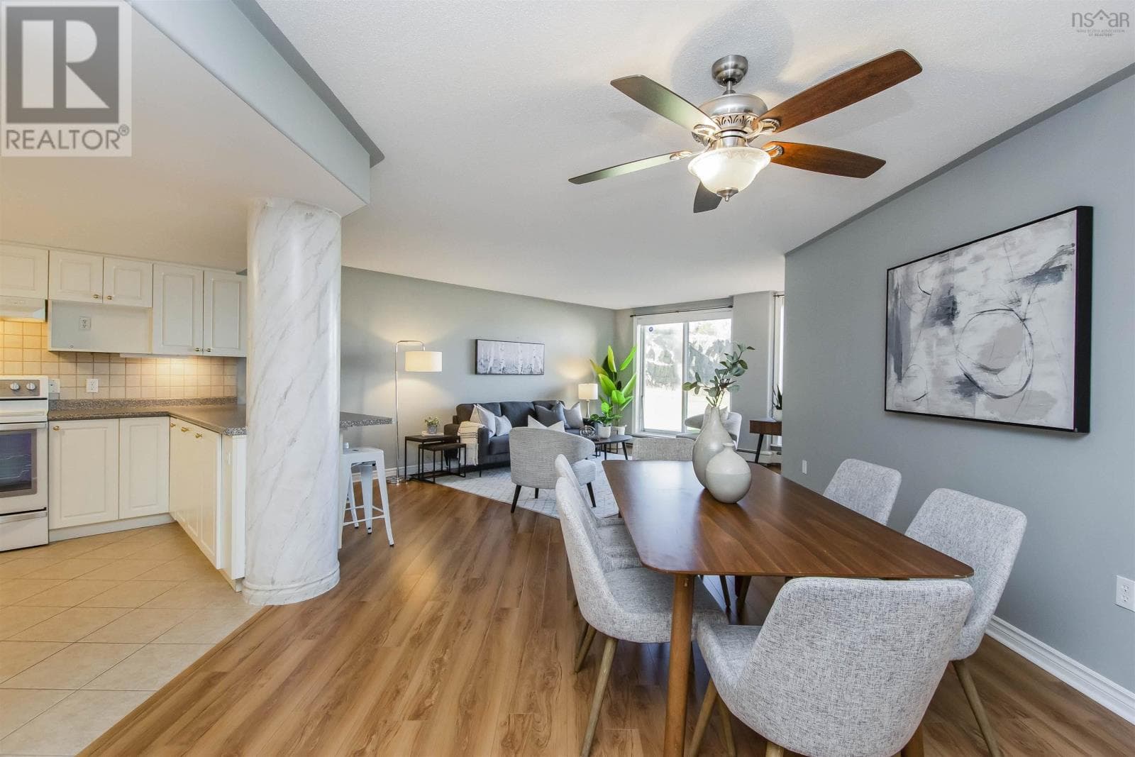 108 40 Regency Park Drive — photo 5